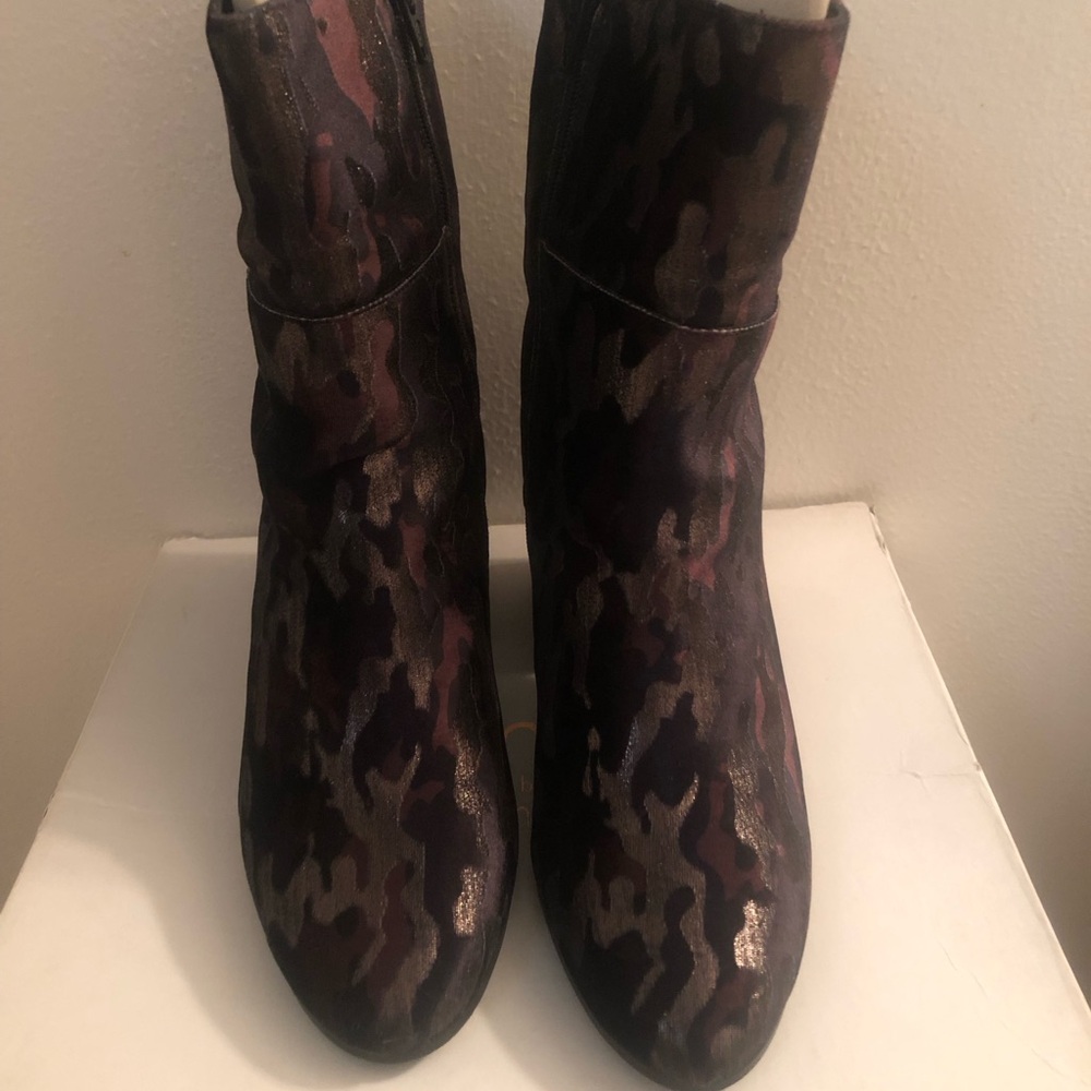 White Mountain Metallic Camo Ankle Boots in Brown and Purple